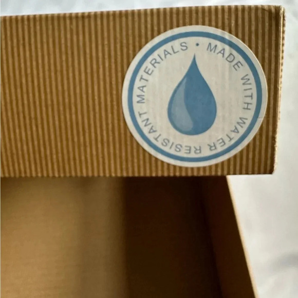 Women’s Ugg Lo Pro Button black Suede boots. Size 8 - Picture 6 of 7